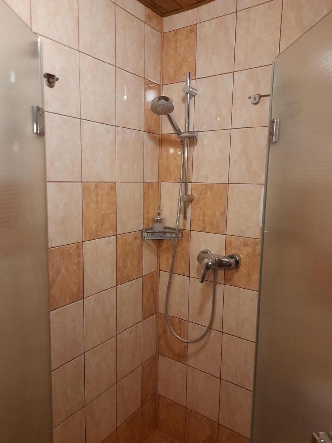 Restaurant A Penzion Pod Draci Skalou Karlštejn Zewnętrze zdjęcie